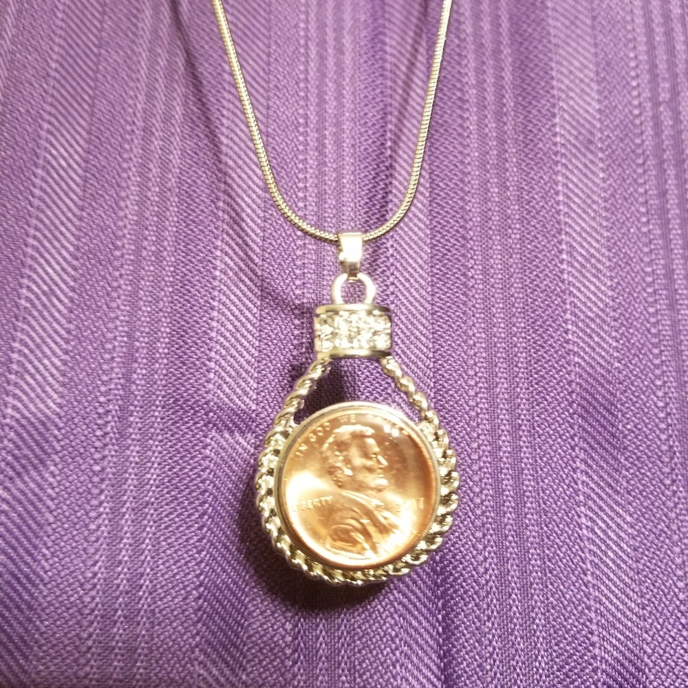 Treasure snap necklace
